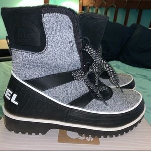Sorel woman’s winter boots - never worn